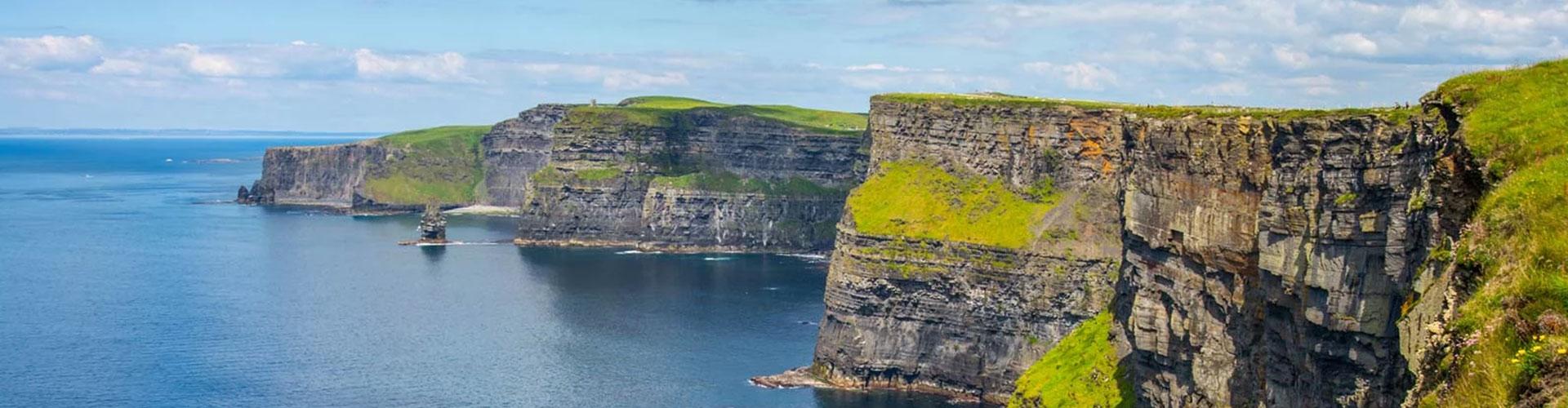 City skyline overlooking private credit investment opportunities